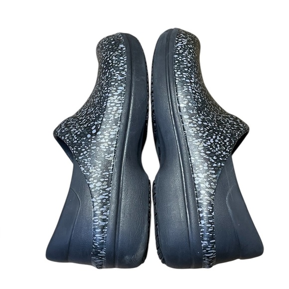Crocs At Work Neria Pro II Clog Shoes Womens 9 Black Gray Speckle Slip on - Picture 6 of 9